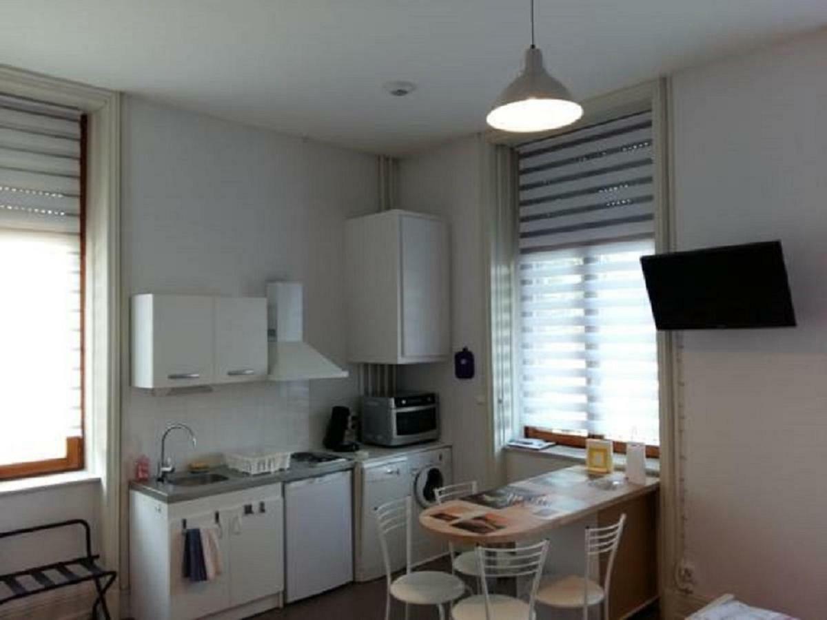 Studio De Charme Au Pied De La Gare Apartment กอลมาร์ ภายนอก รูปภาพ