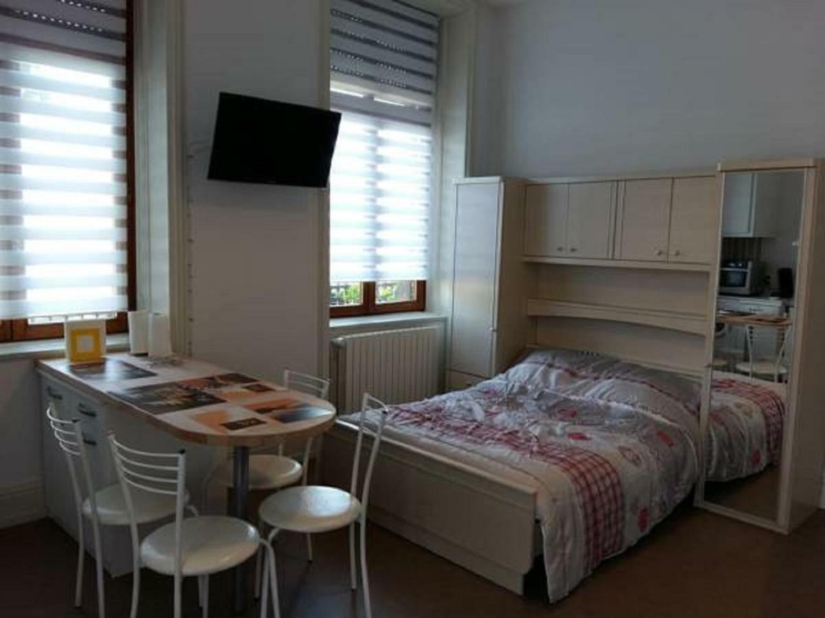 Studio De Charme Au Pied De La Gare Apartment กอลมาร์ ภายนอก รูปภาพ