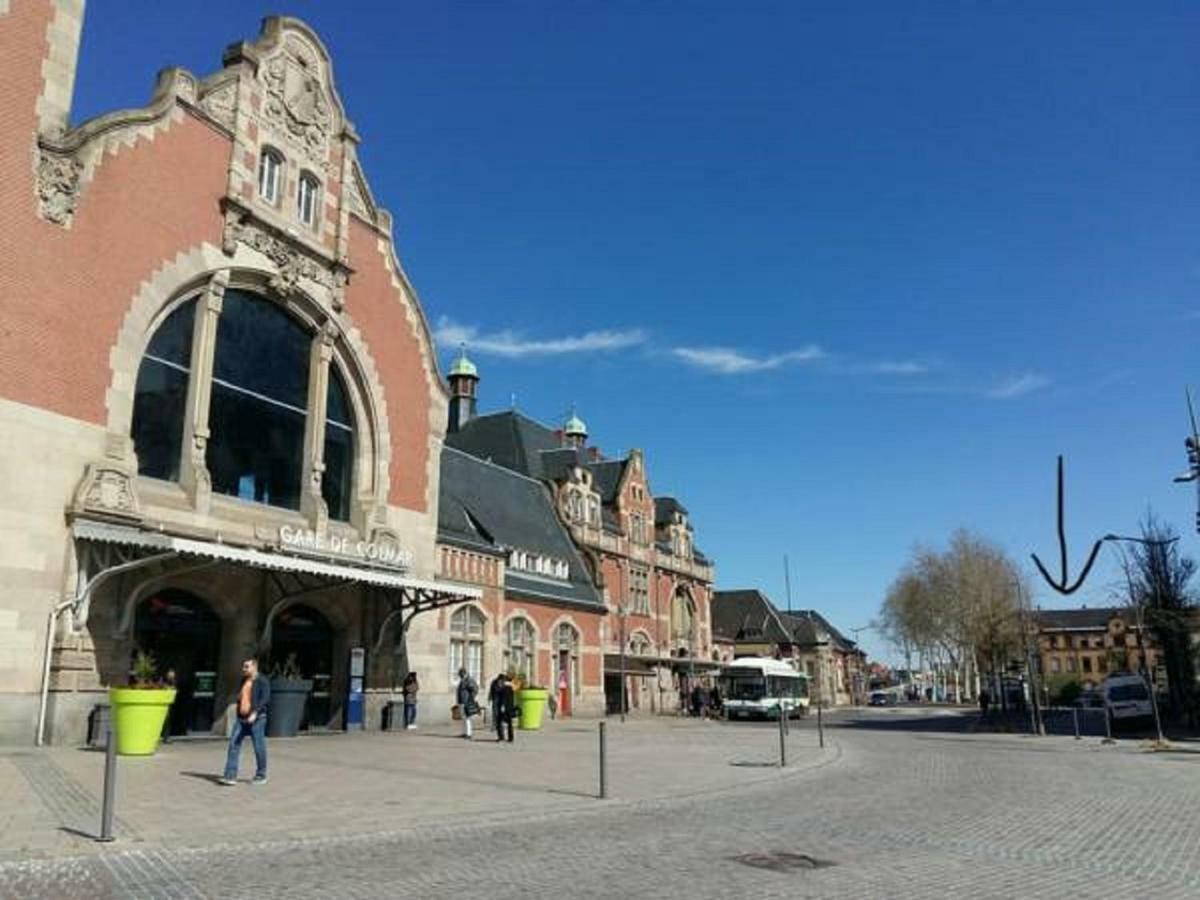 Studio De Charme Au Pied De La Gare Apartment กอลมาร์ ภายนอก รูปภาพ