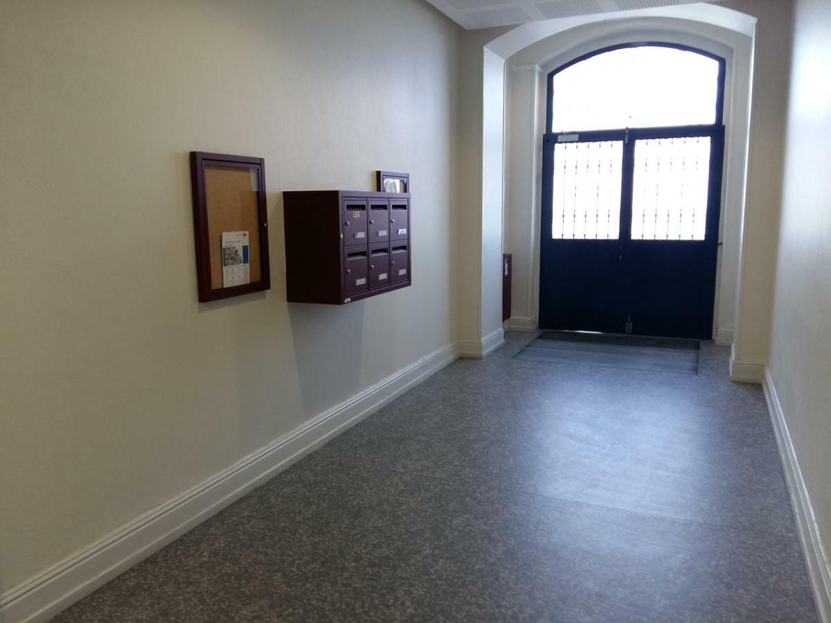 Studio De Charme Au Pied De La Gare Apartment กอลมาร์ ภายนอก รูปภาพ